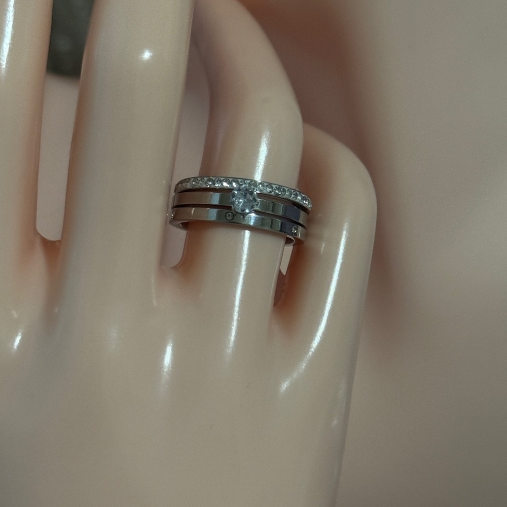 Silver Rings with Crystals - Picture 4 of 6